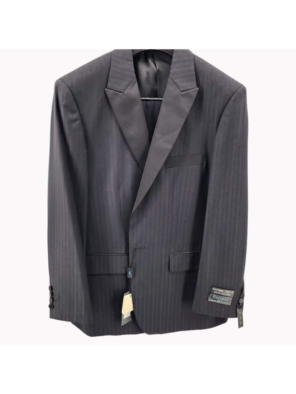 Ferrecci Mens 42S Black Pinstripe Suit 2 Pc 36S Unhemmed Pants NWT